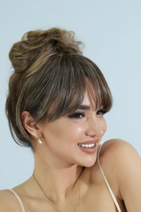 მუქი ქერა წინამო მელირებით